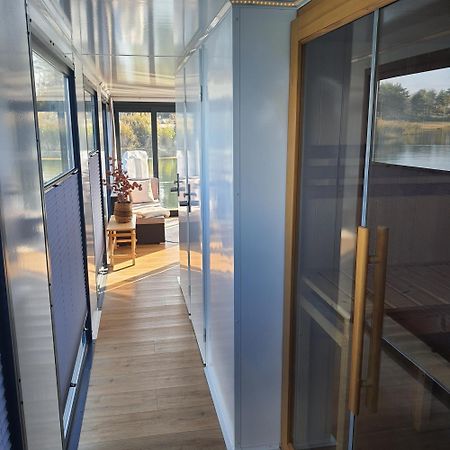 Schwimmendes Ferienhaus Sky Elsterheide Экстерьер фото
