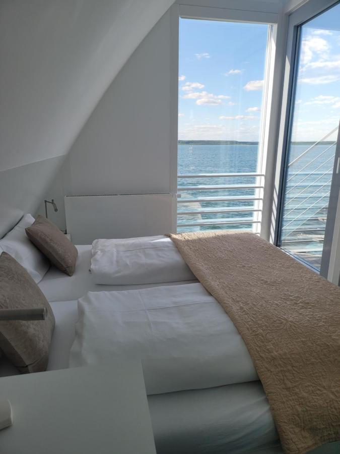 Schwimmendes Ferienhaus Sky Elsterheide Экстерьер фото